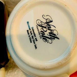 North Pole trading Co Christmas Snowman Stackable Mugs New Still in box.